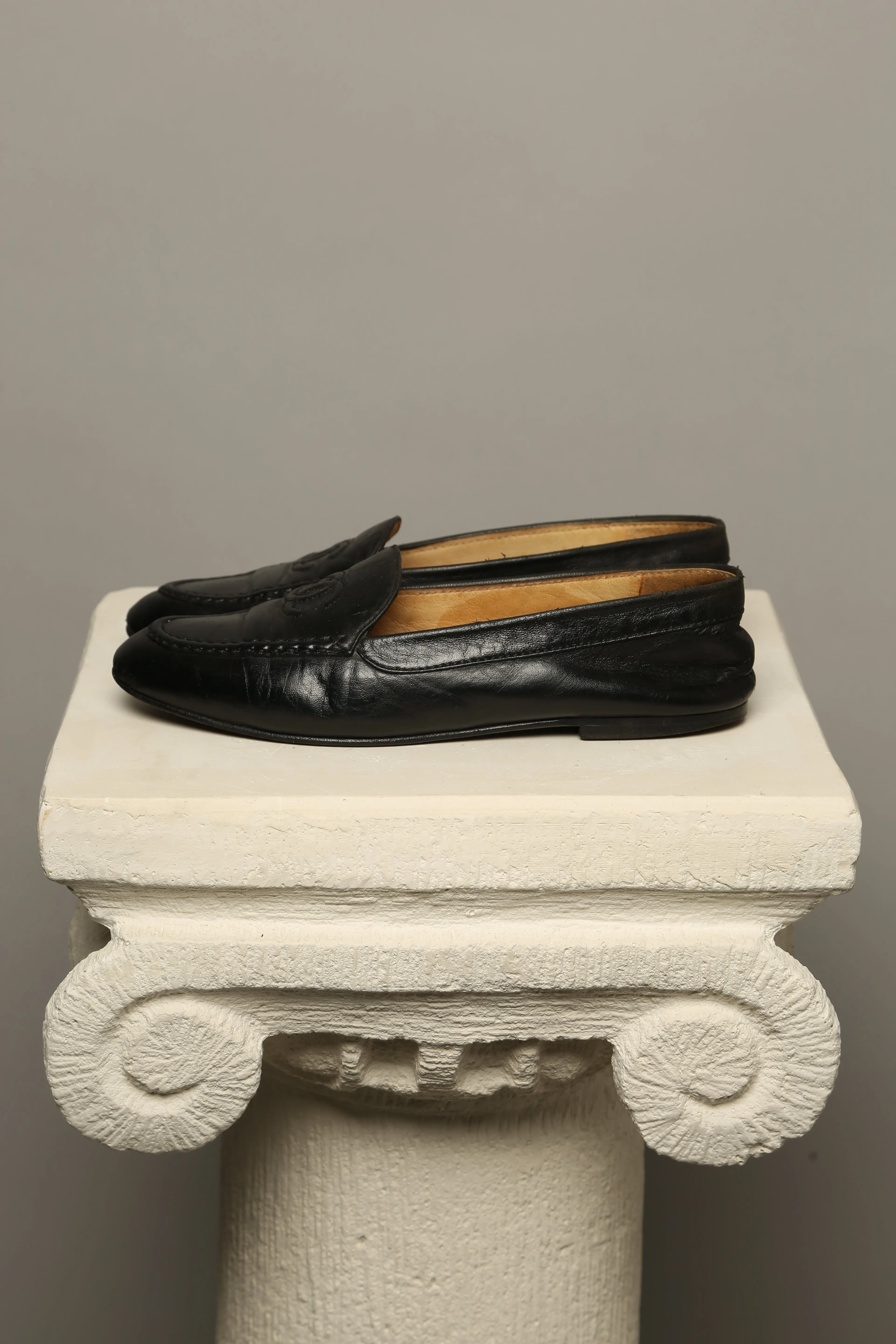 CHANEL CC Loafer