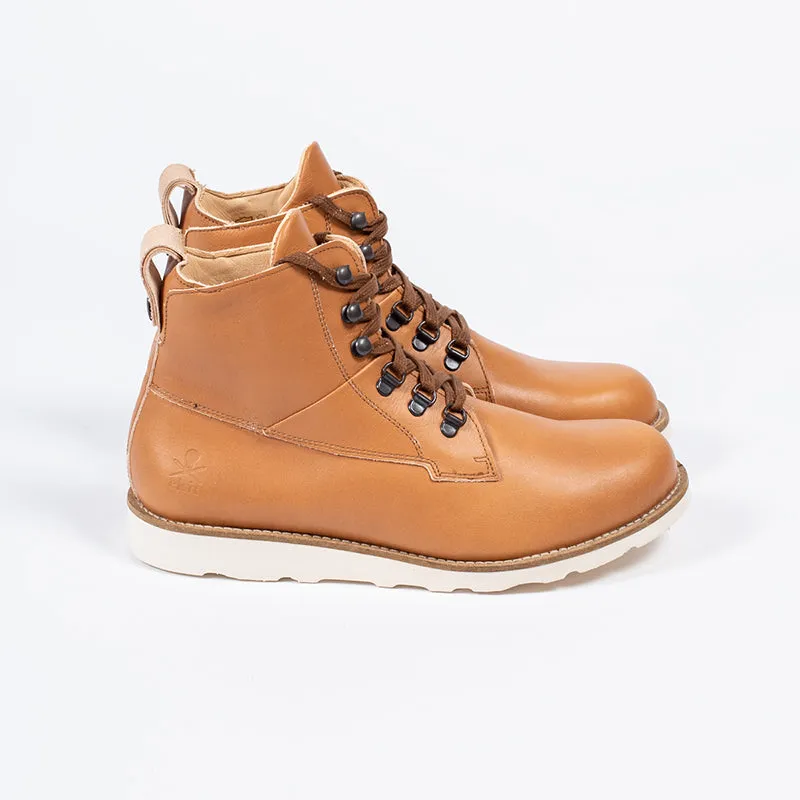 Ekn Cedar Leather Boot in Camel