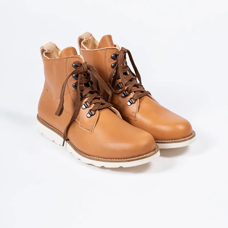 Ekn Cedar Leather Boot in Camel