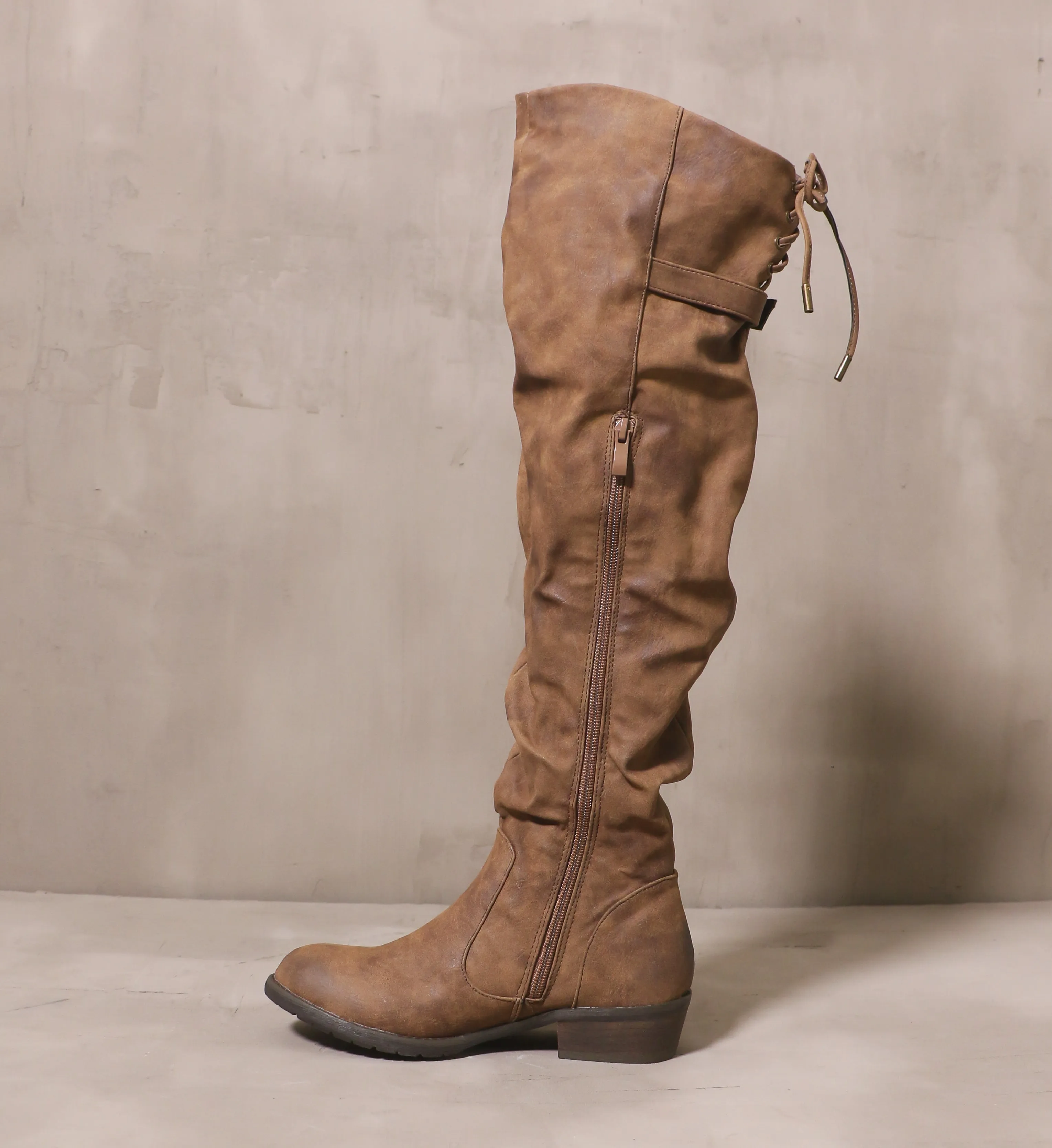I KNEE'D A COFFEE BOOT