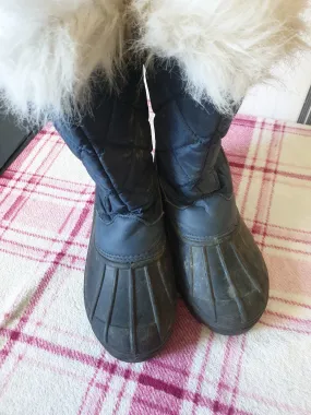 Size 2 Navy children’s muck boots fleece lined