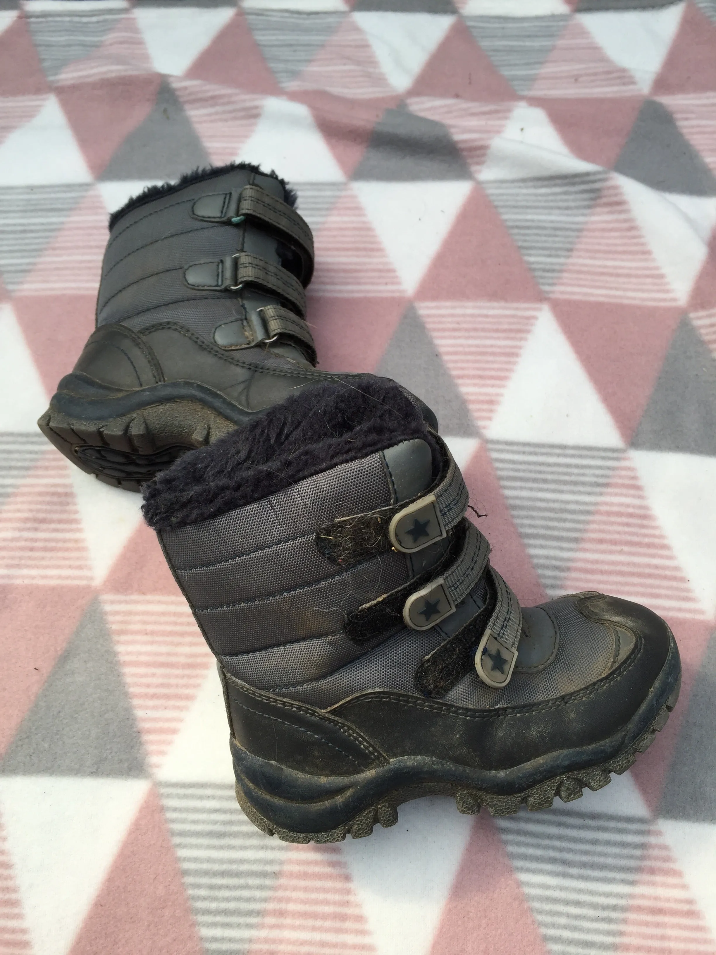 Snow/mucker boots childrens size 8
