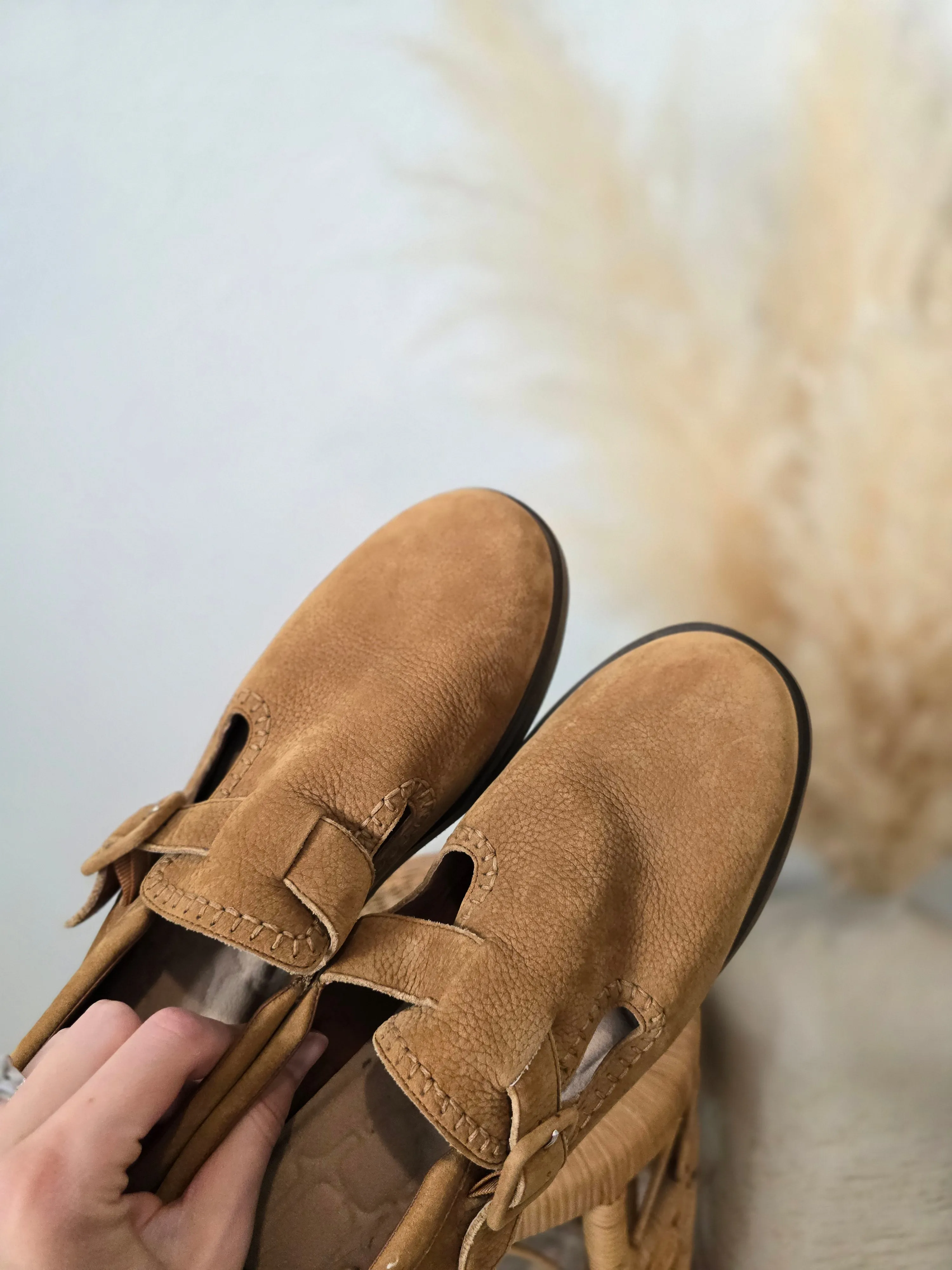 Vintage Camel Leather Loafers (10)